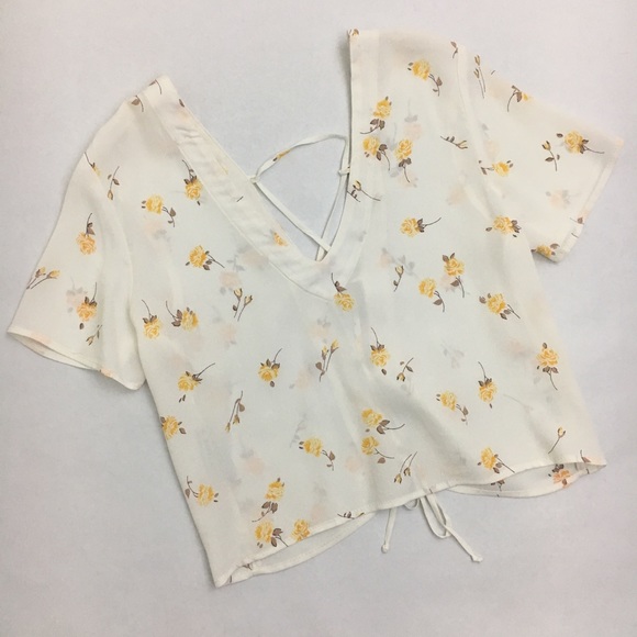 {Flynn Skye} Floral Crop Top - Picture 2 of 5